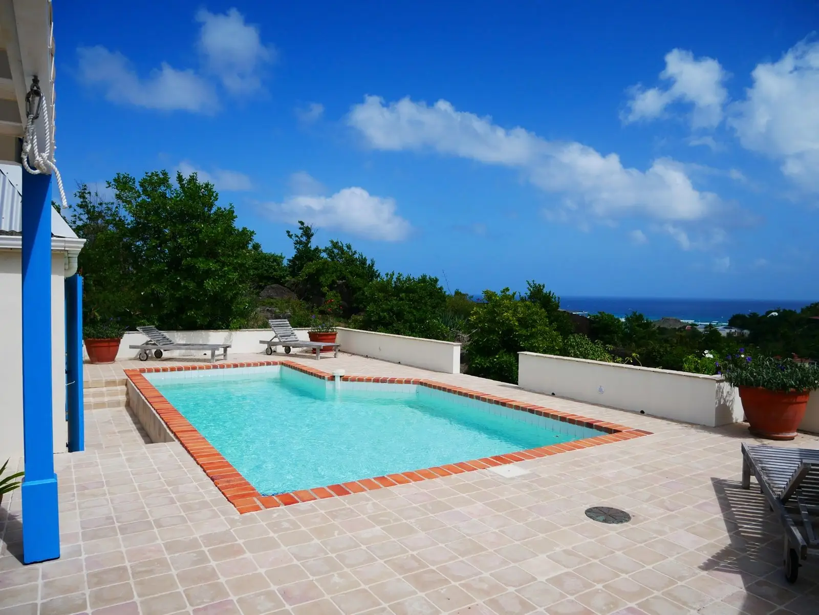 Villa deux chambres avec magnifique terrain