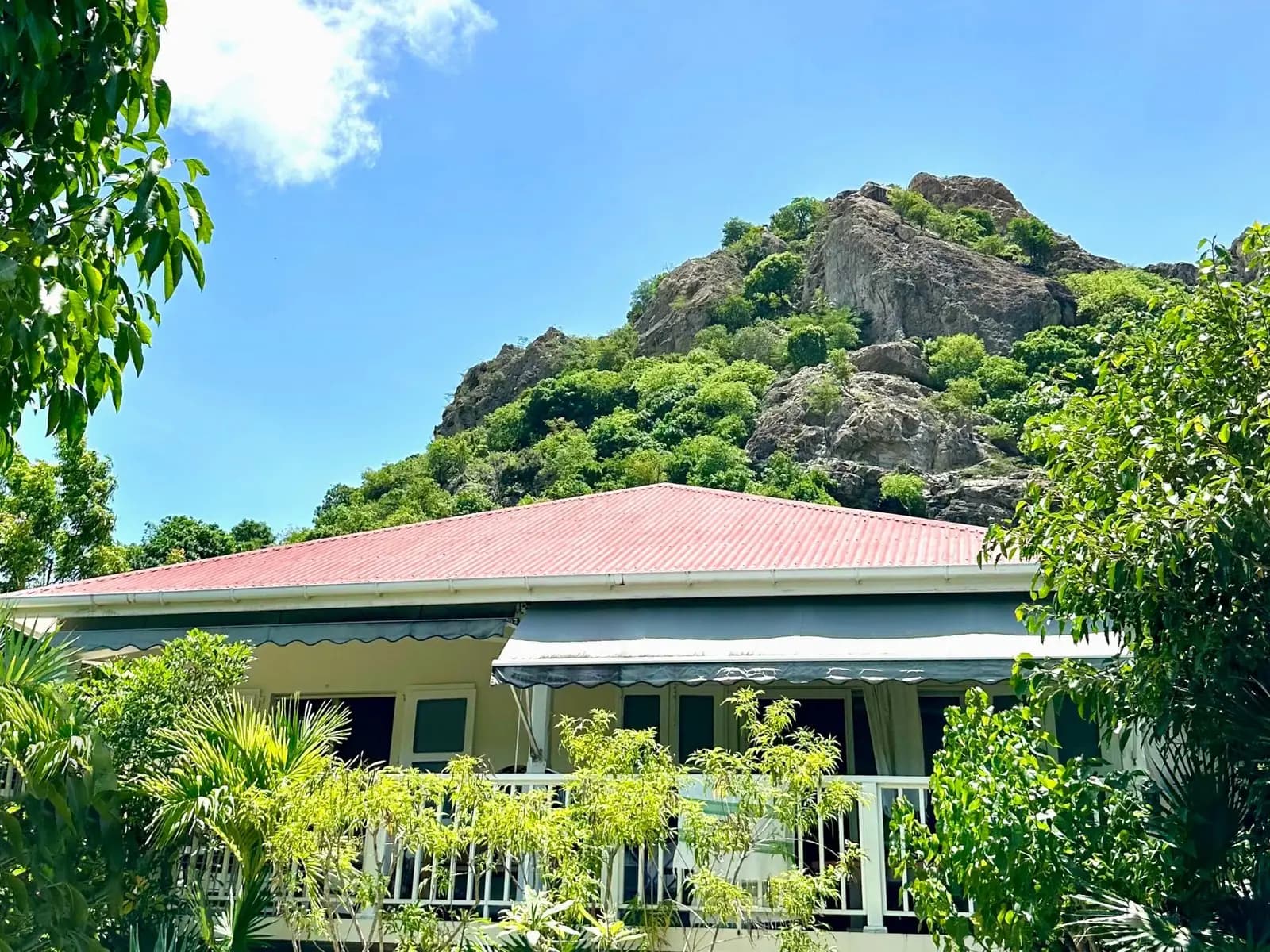 Exclusivité-maison de trois chambres