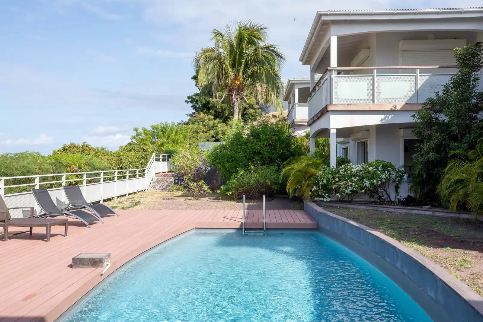 Exclusivité - bel appartement 1 chambre - piscine - vue sur le Morne - 52